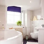 Stylish With Castle View & Free Parking