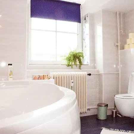 Apartment Stylish With Castle View & Free Parking