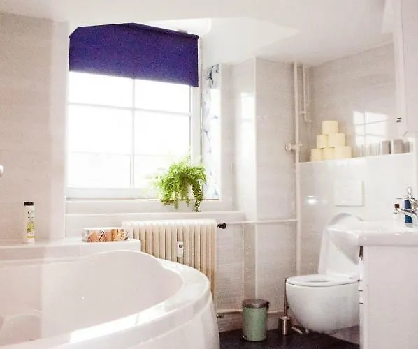 Stylish With Castle View & Free Parking